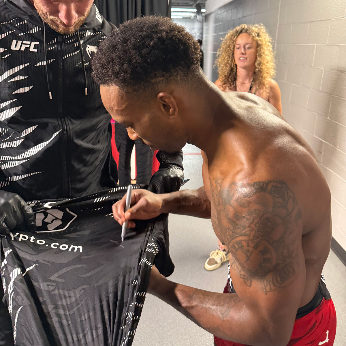 Lerone Murphy Signed 1-of-1 Fight Worn Jersey UFC 319: Du Plessis