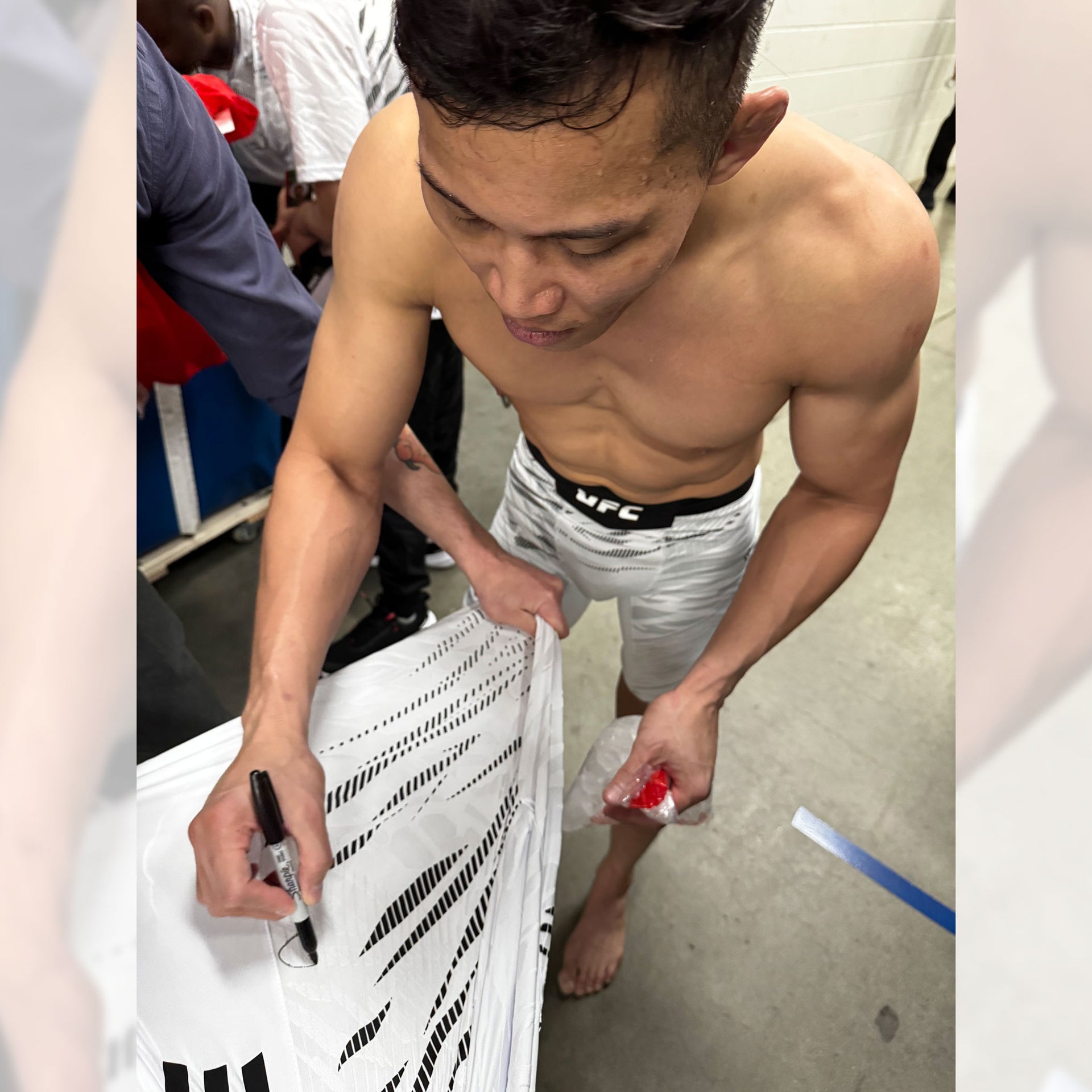 Quang Le Signed 1-of-1 Fight Issued Jersey UFC Fight Night: Sandhagen vs Figueiredo