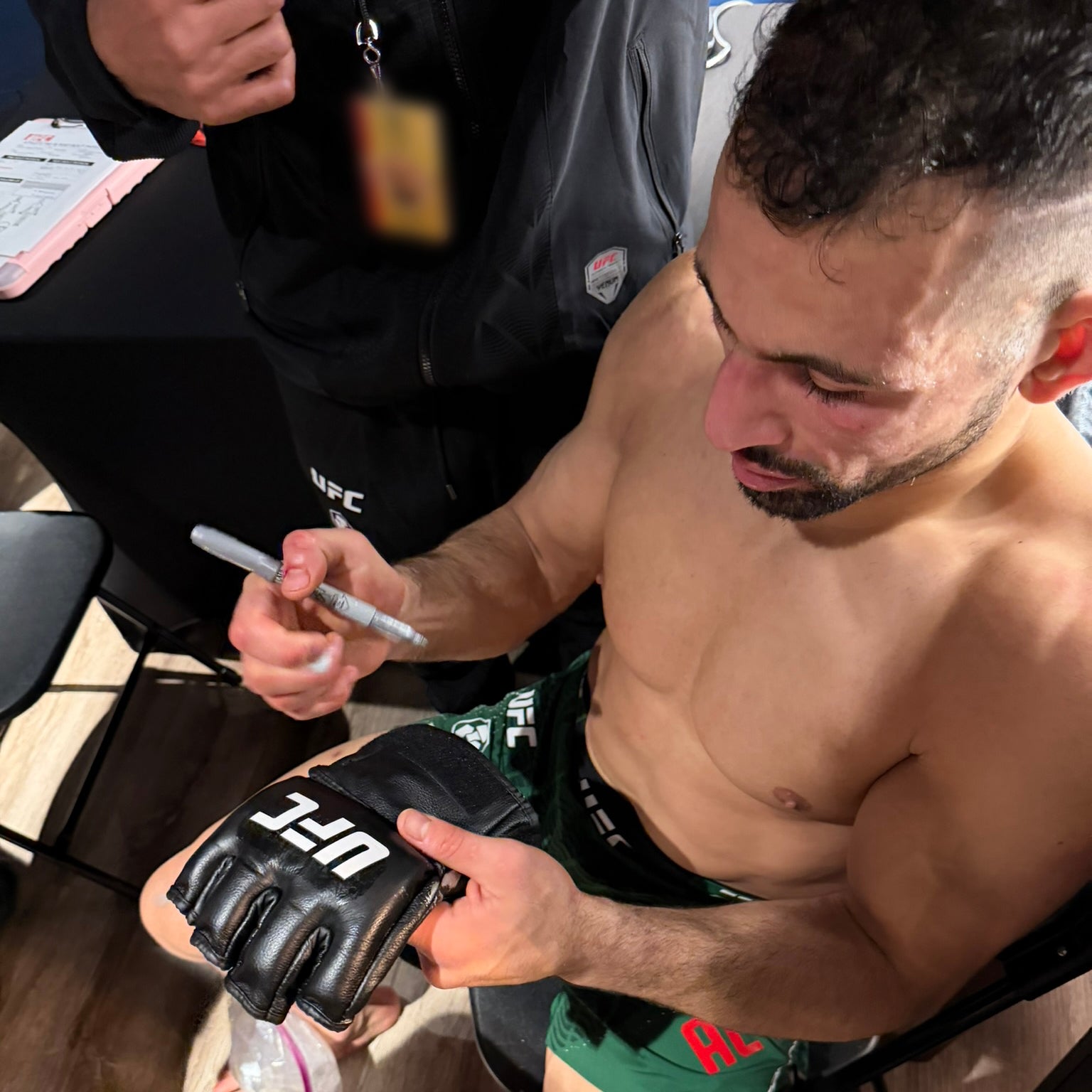 Abdul-Kareem Al-Selwady Signed 1-of-1 Fight Worn Gloves UFC Fight Night: Evloev vs Murphy