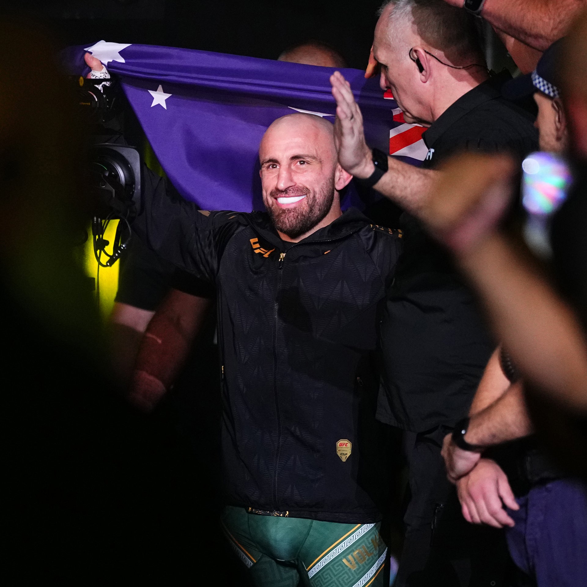 Alexander Volkanovski Signed 1-of-1 Fight Worn Hoodie UFC 325: Volkanovski vs Lopes 2