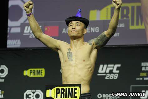 Aori Qileng Un-Signed Event Worn Jersey UFC 289: Nunes vs Aldana