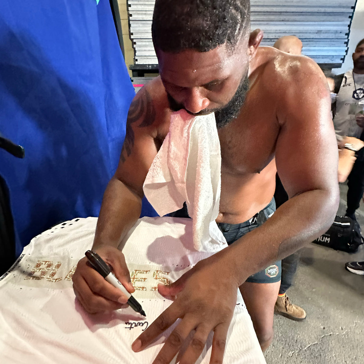 Curtis Blaydes Signed 1-of-1 Fight Worn Jersey Noche UFC: Silva vs Delgado