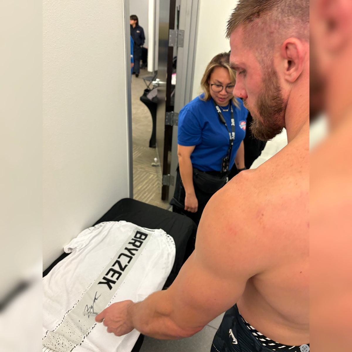 Robert Bryczek Signed 1-of-1 Fight Worn Jersey UFC Fight Night: Rosas Jr vs Barcelos