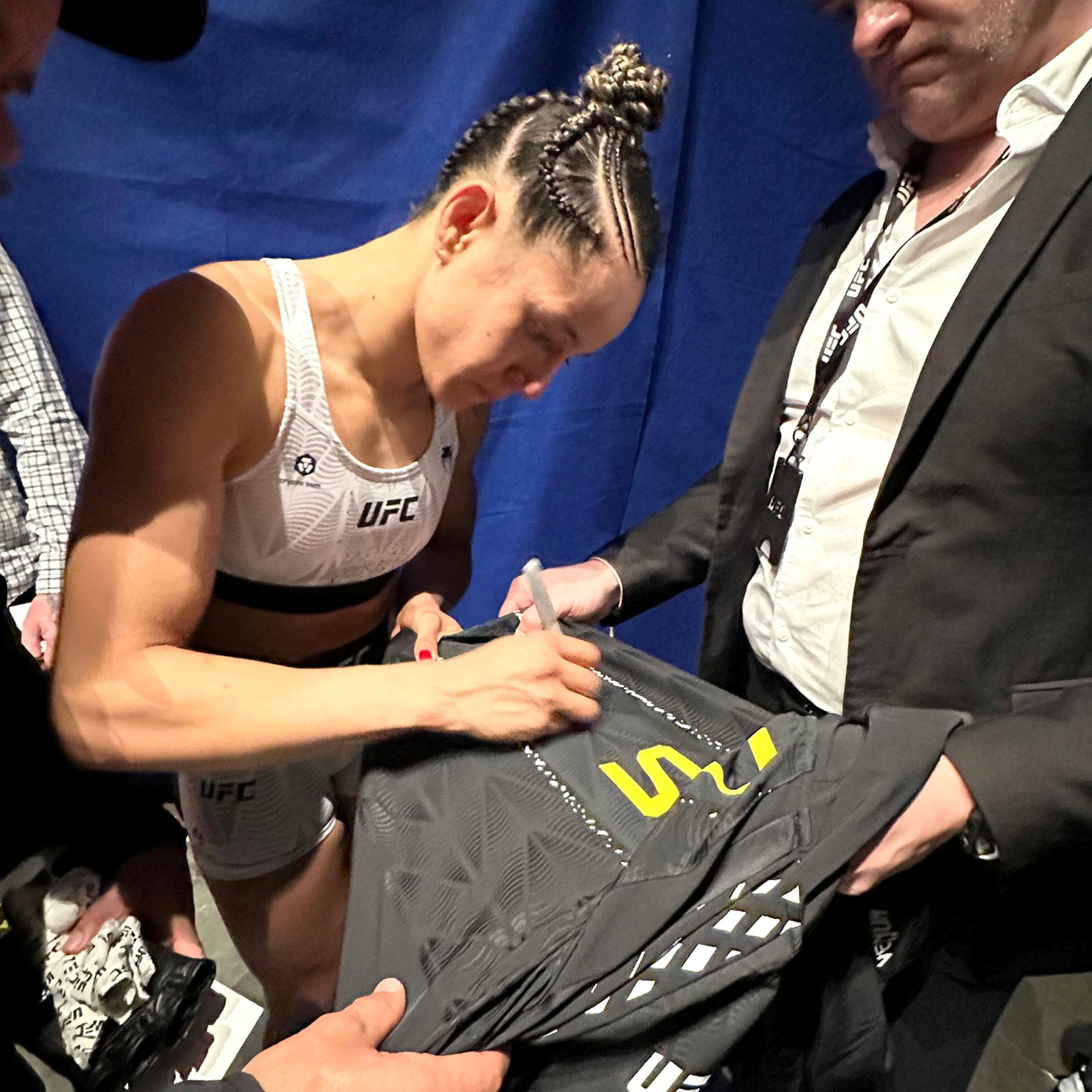 Jeisla Chaves Signed 1-of-1 Fight Worn Hoodie UFC Fight Night: Hernandez vs Rodrigues