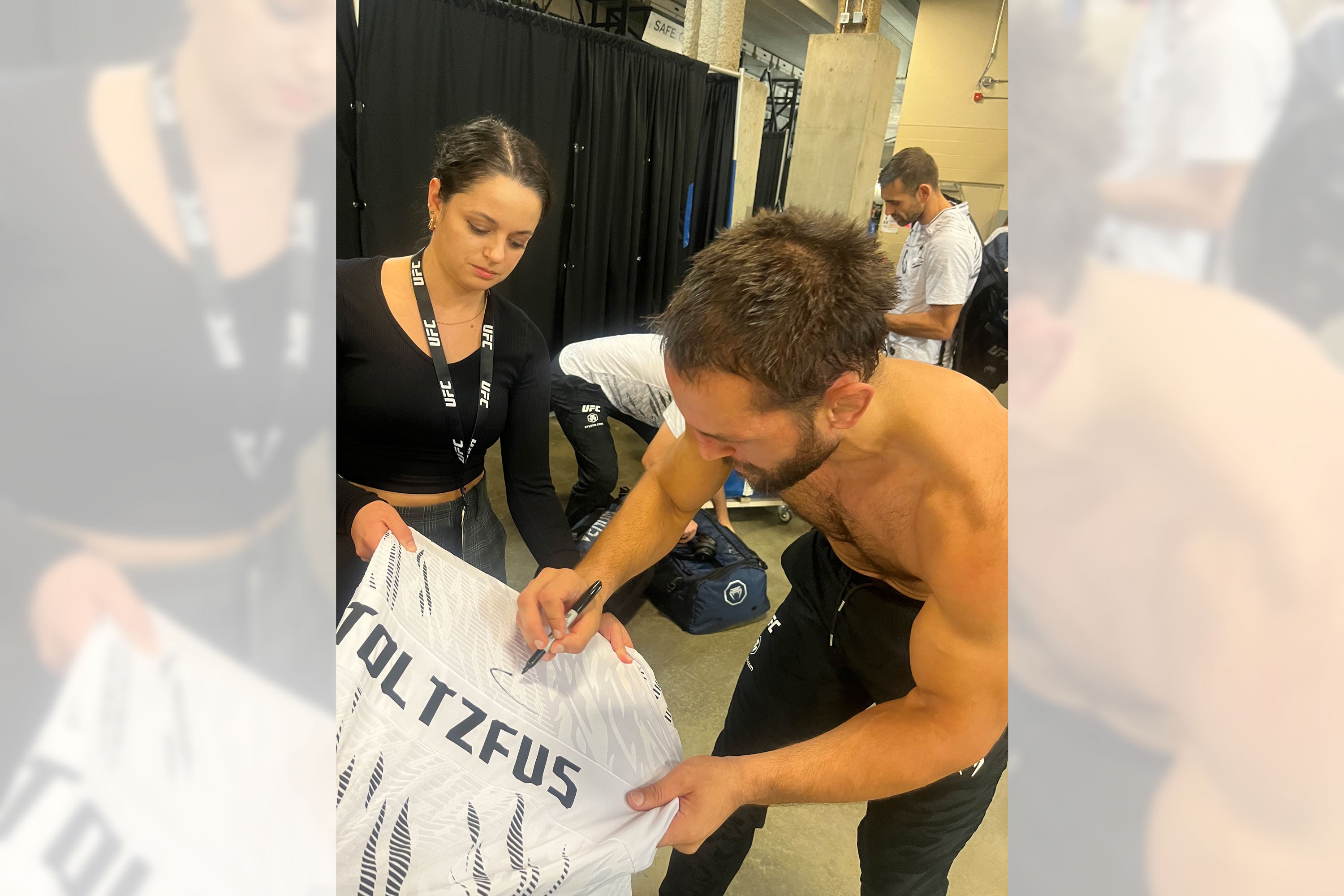 Dustin Stoltzfus Signed 1-of-1 Fight Issued Jersey UFC Fight Night: Moreno vs Albazi