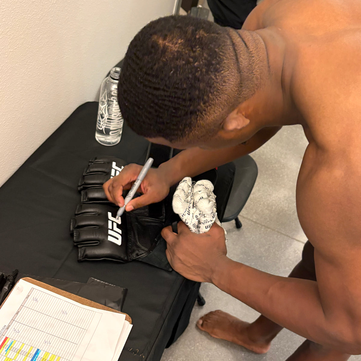 Felipe Franco Signed 1-of-1 Fight Worn Gloves UFC Fight Night: Allen vs Duncan