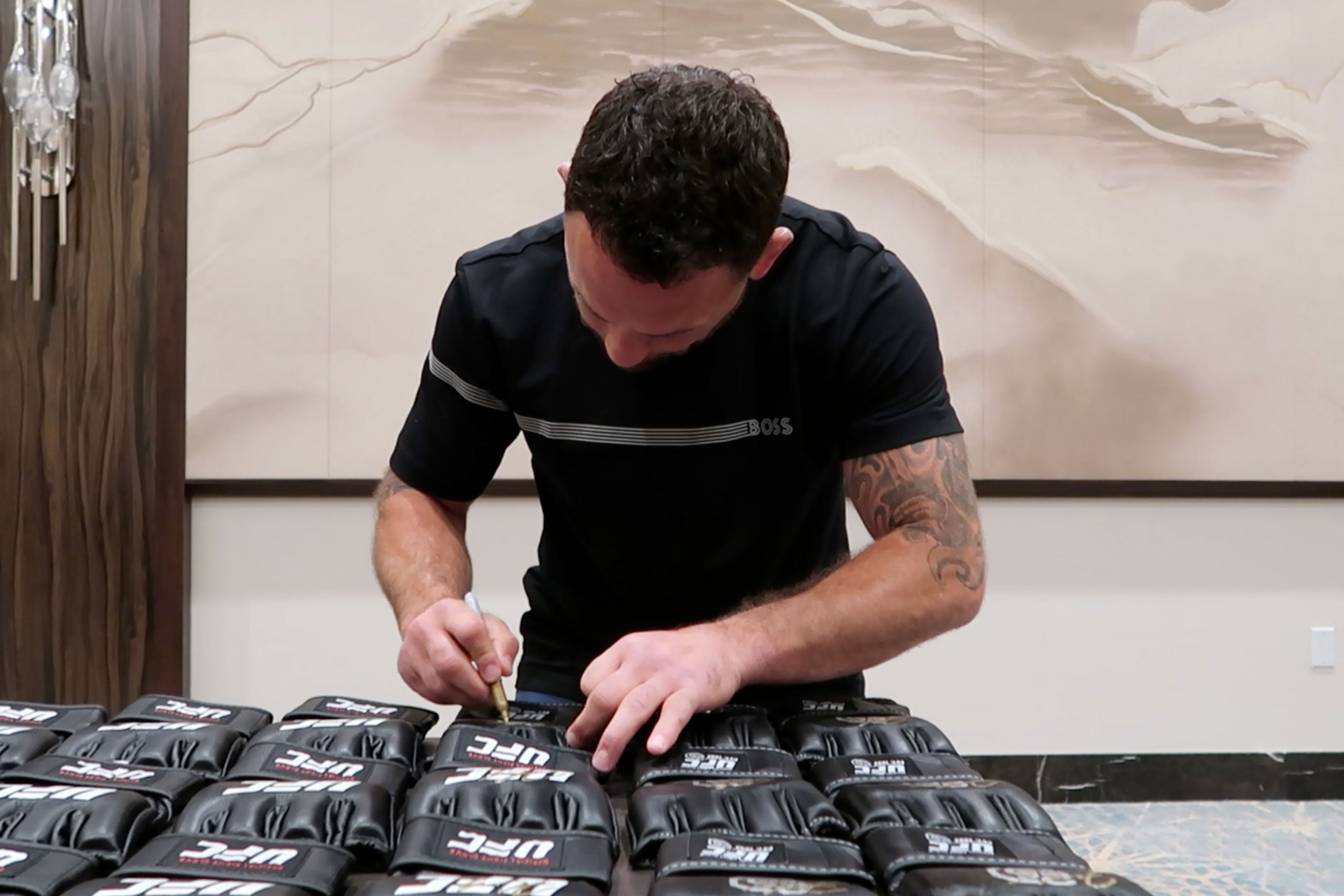 Frankie Edgar Signed Official UFC Gloves - 25th Anniversary Edition