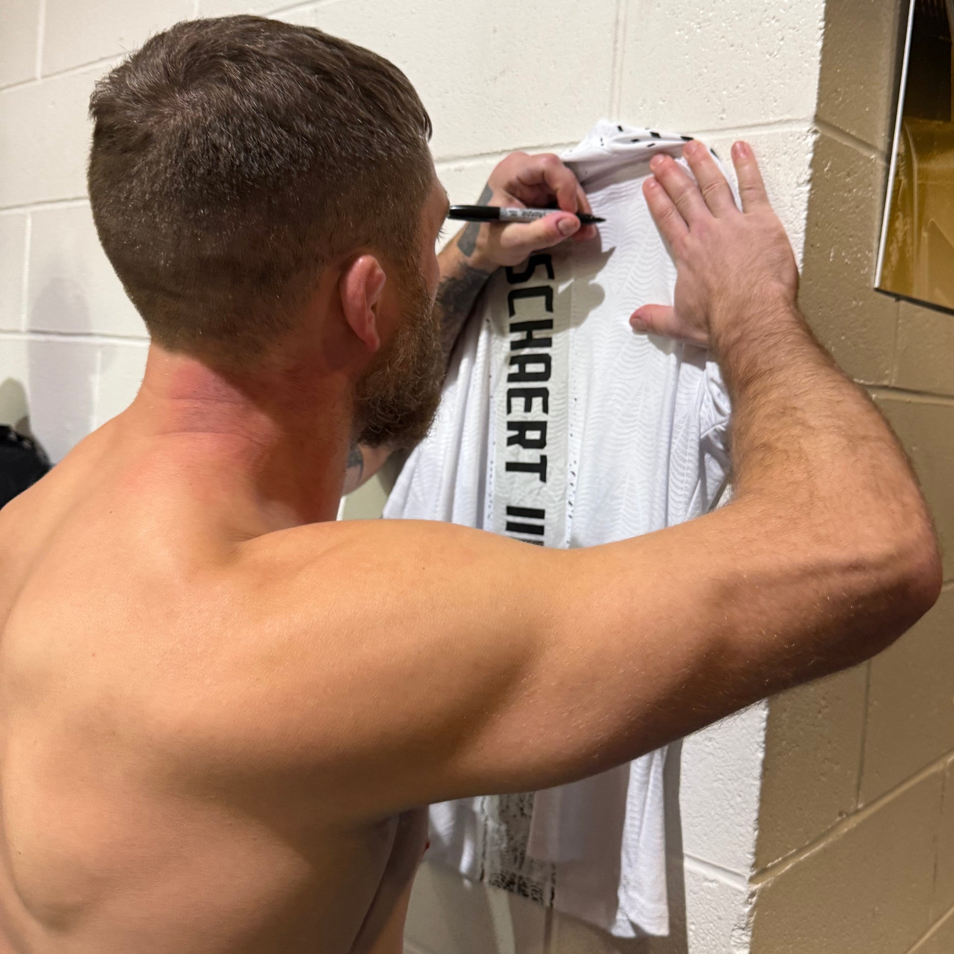 Gerald Meerschaert Signed 1-of-1 Fight Worn Jersey VeChain UFC 322: Della Maddalena vs Makhachev