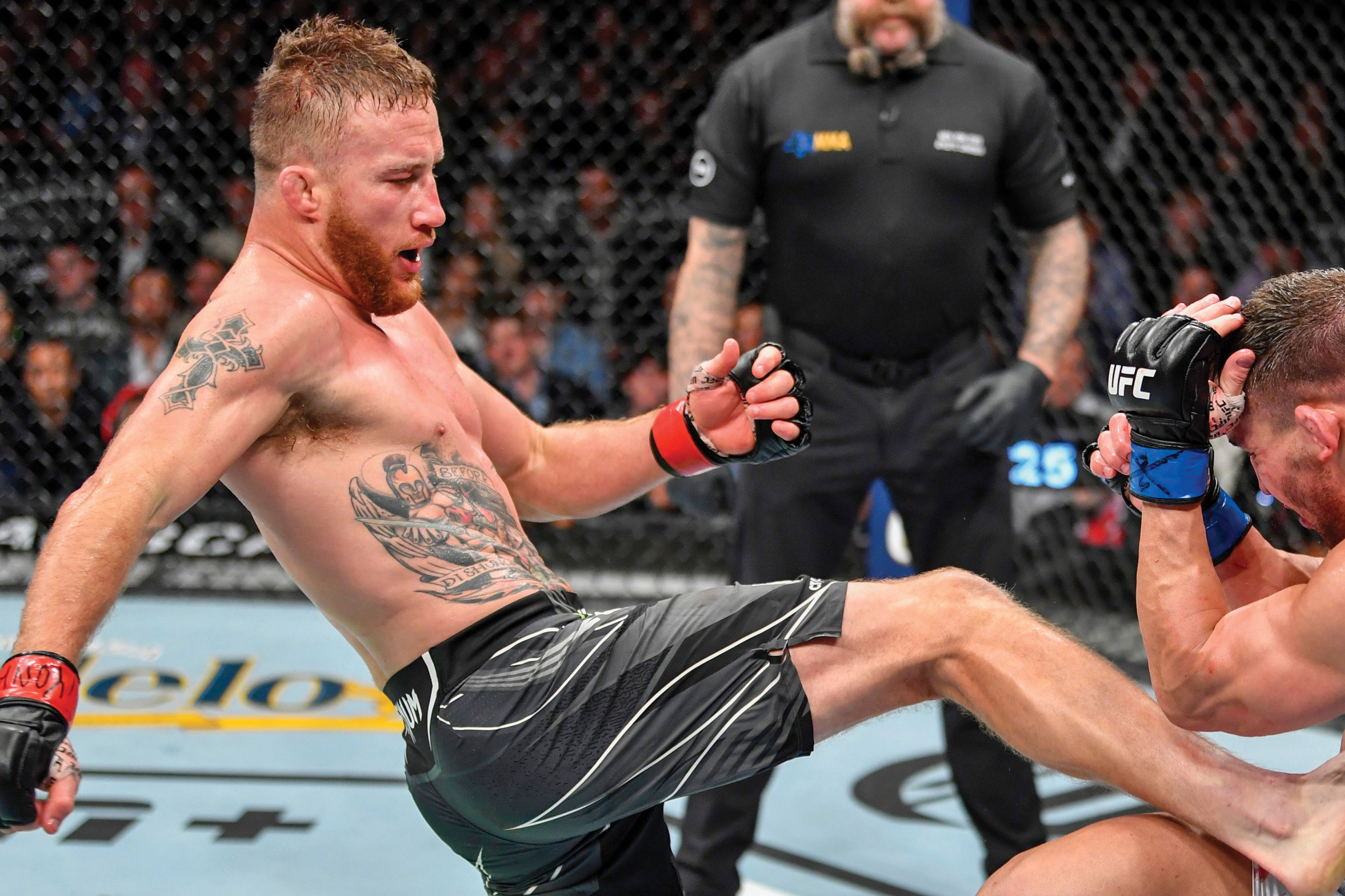 Justin Gaethje Signed Photo - UFC Gifts | UFC Collectibles