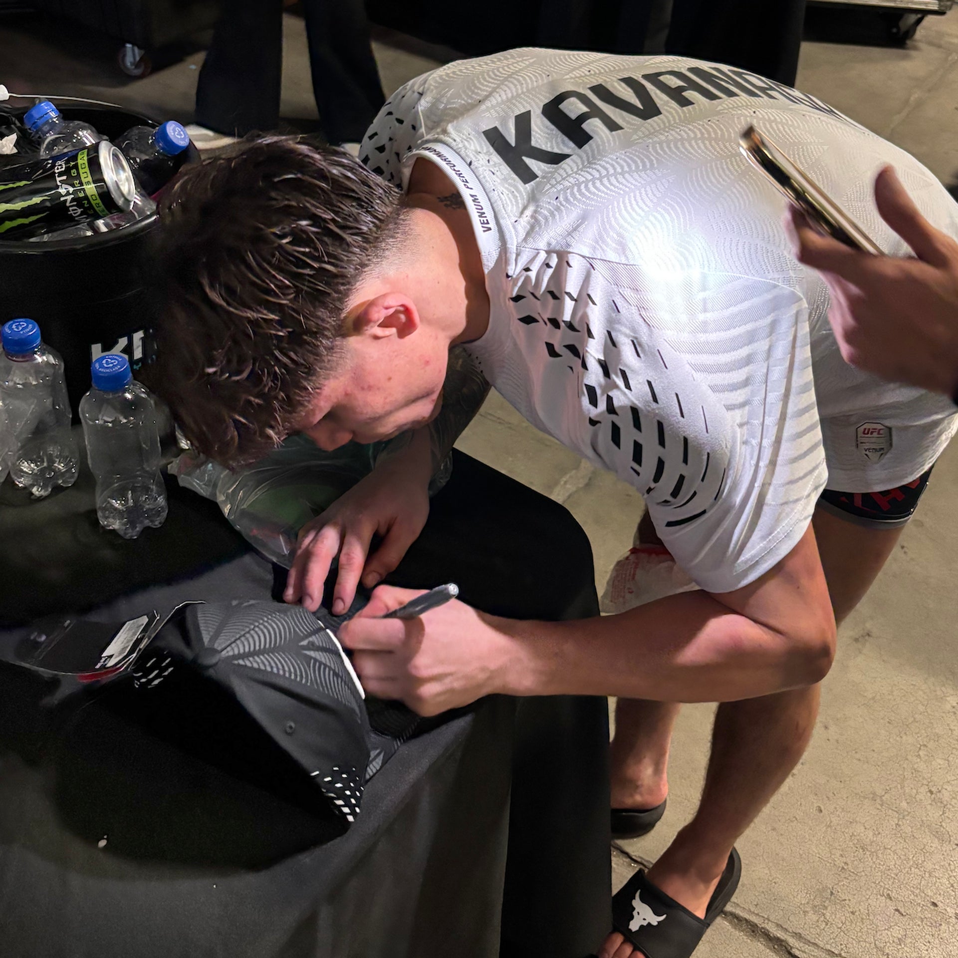 Lone’er Kavanagh Signed 1-of-1 Fight Issued Snapback Hat & UFC Mexico City Luchador Mask UFC Fight Night: Moreno vs Kavanagh