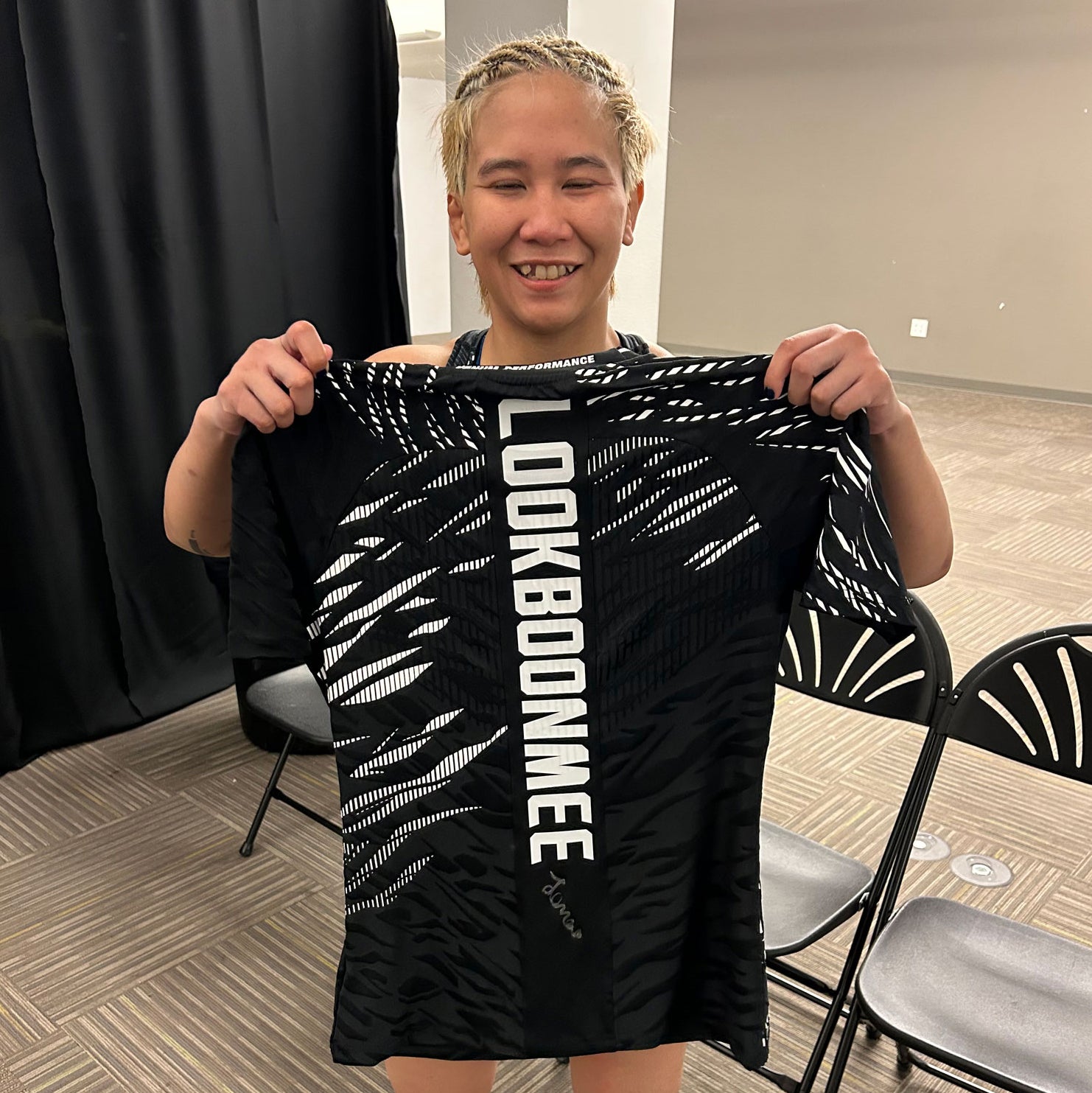Loma Lookboonmee Signed 1-of-1 Fight Issued Jersey UFC Fight Night: Emmett vs Murphy