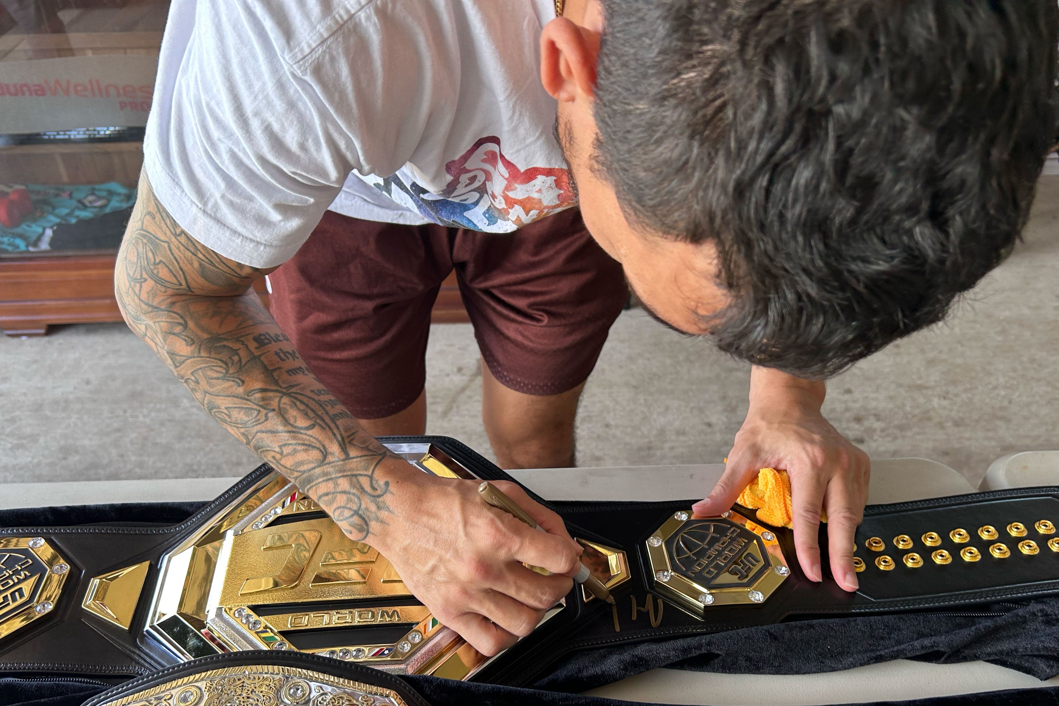 Max Holloway Signed 1-of-1 UFC Legacy Championship Replica Belt