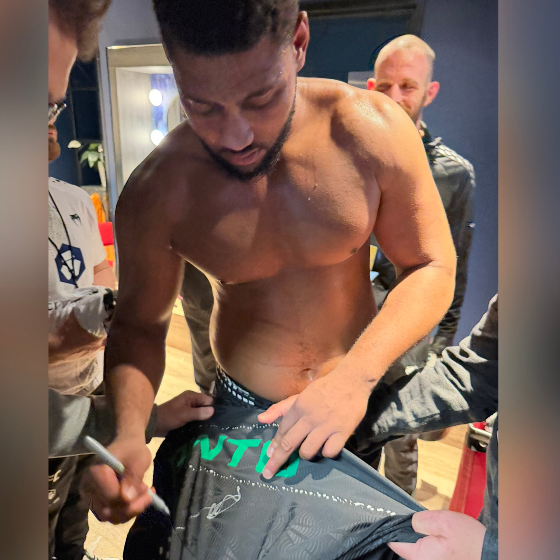 Mario Pinto Signed 1-of-1 Fight Worn Hoodie UFC Fight Night: Evloev vs Murphy