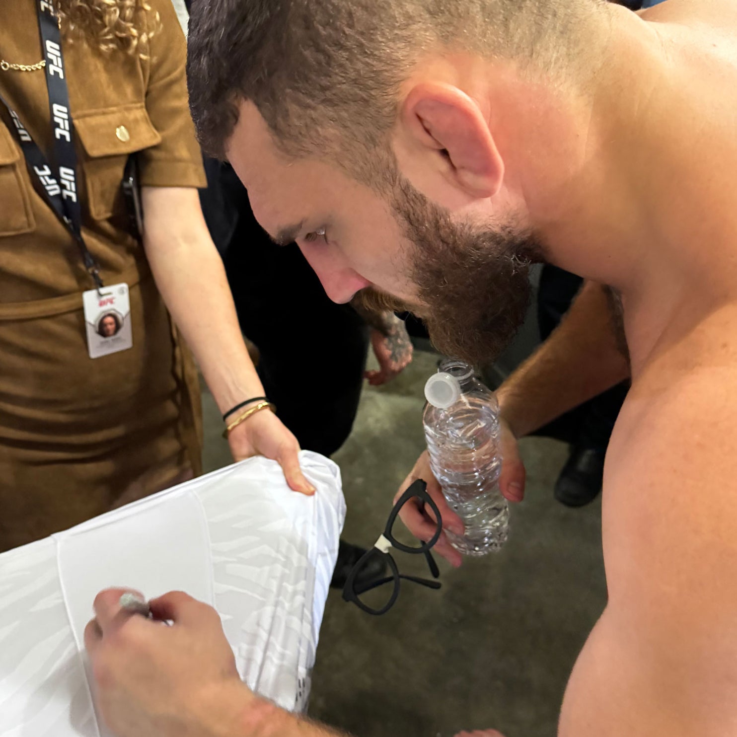 Michał Oleksiejczuk Signed 1-of-1 Fight Issued Jersey UFC 314: Volkanovski vs Lopes