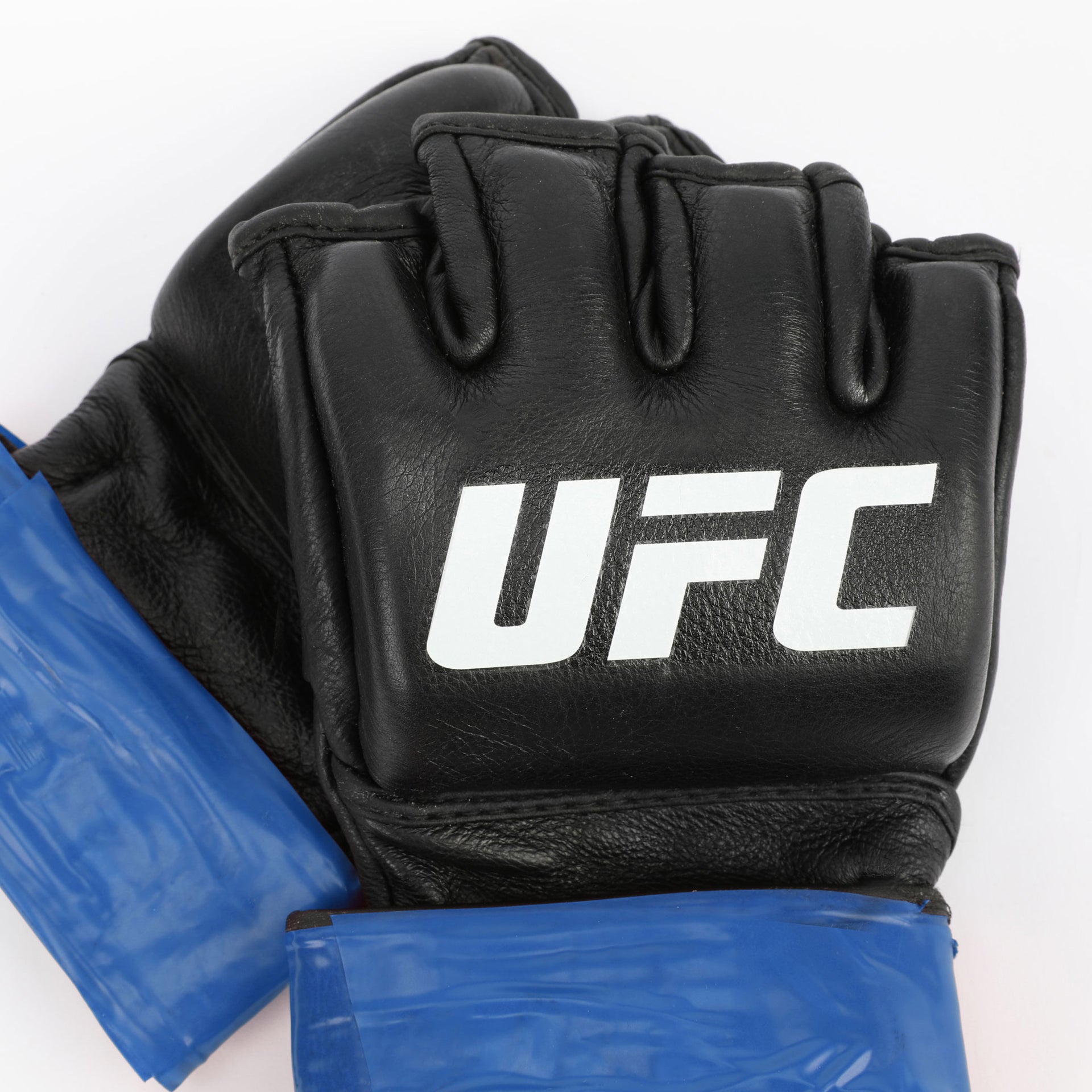Nikolay Veretennikov Signed 1-of-1 Fight Worn Gloves UFC 318: Holloway vs Poirier 3