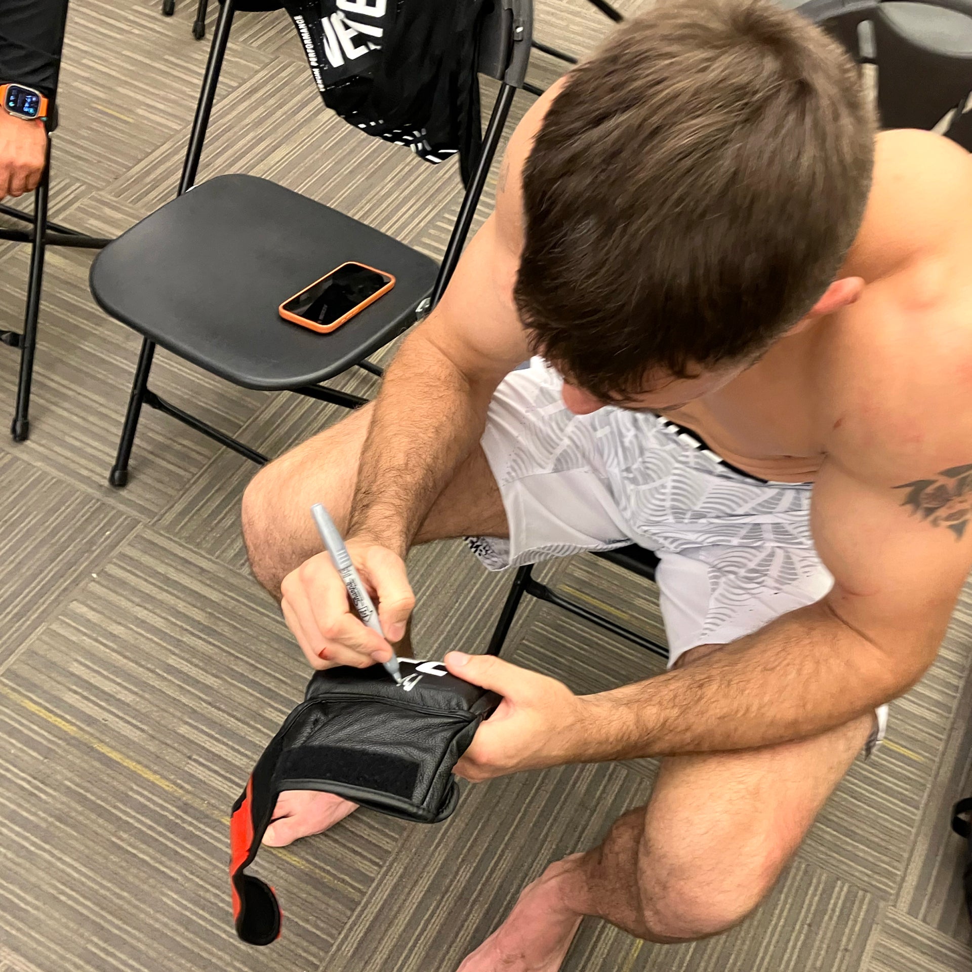 Nikolay Veretennikov Signed 1-of-1 Fight Worn Gloves UFC Fight Night: Allen vs Costa