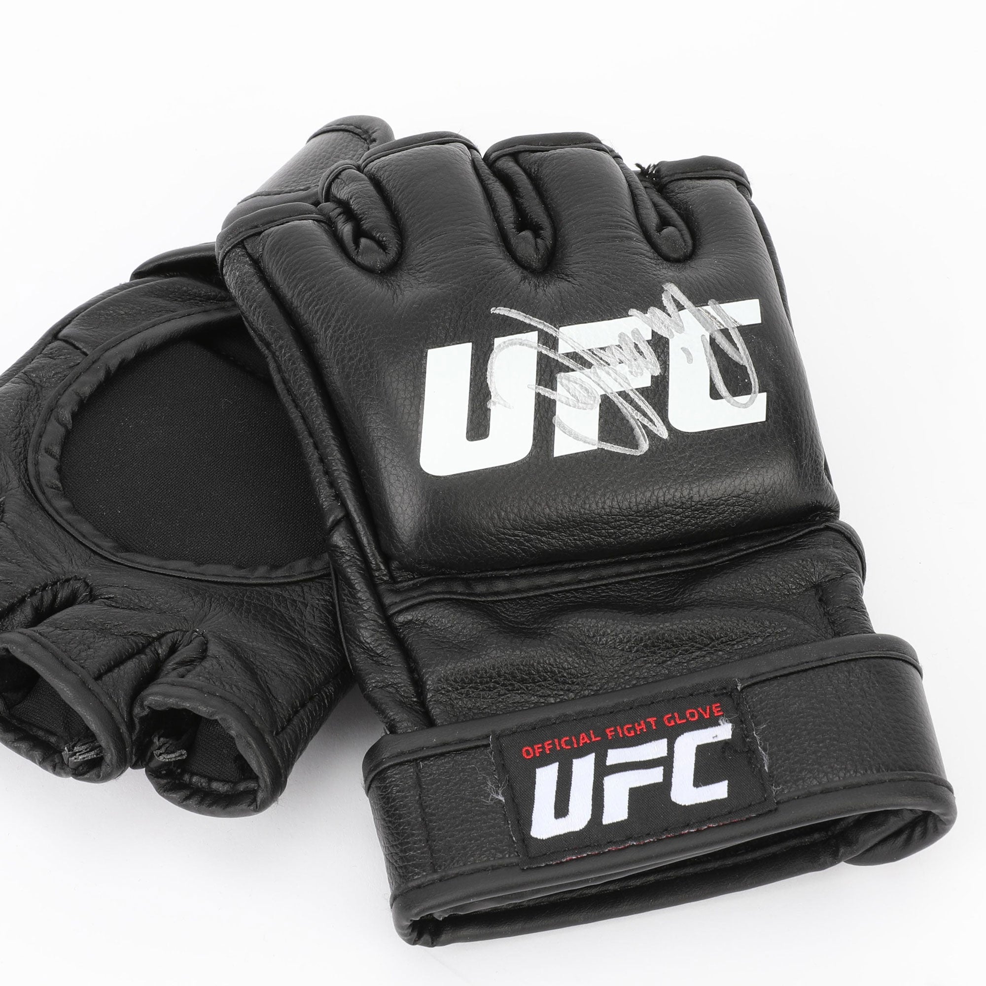 Priscila Cachoeira Signed 1-of-1 Fight Worn Gloves UFC Fight Night: Vettori vs Dolidze