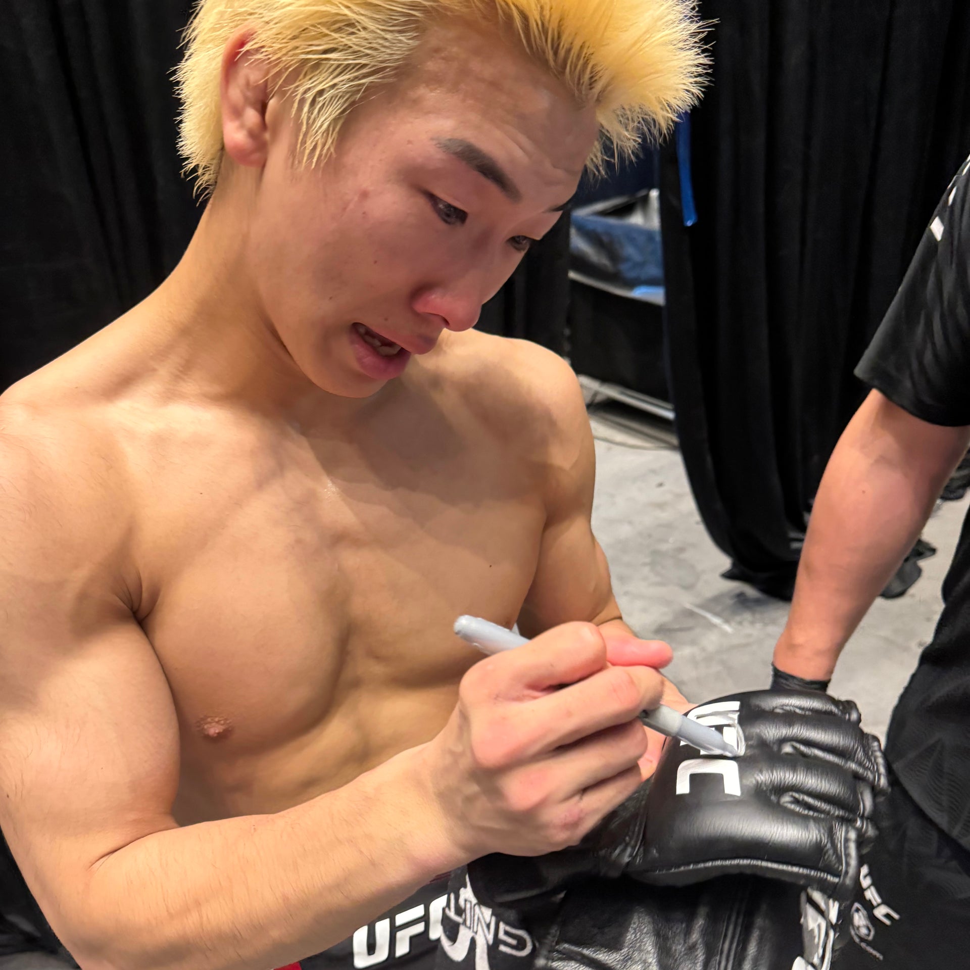 Rei Tsuruya Signed 1-of-1 Fight Worn Gloves UFC Fight Night: Song vs Figueiredo
