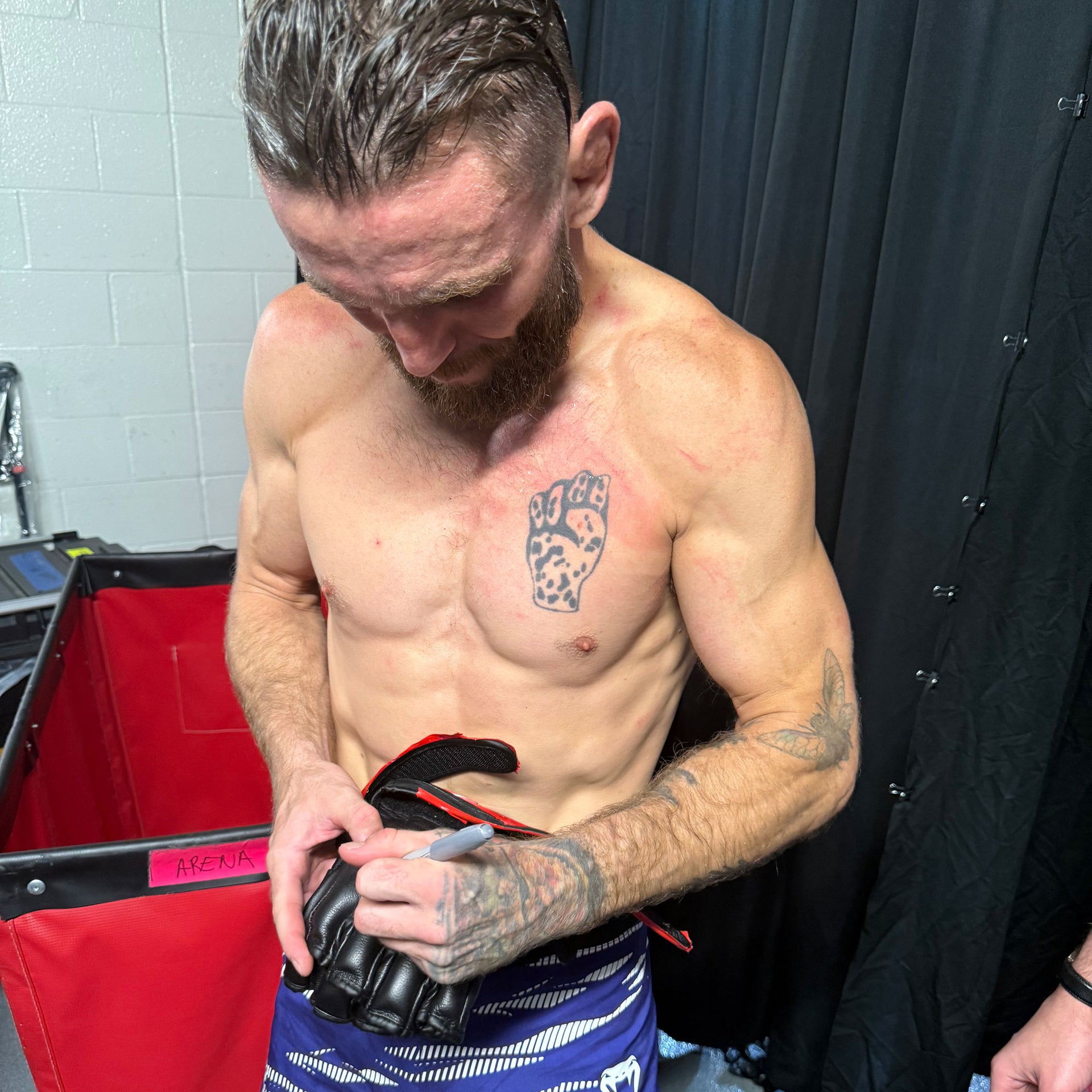 Tim Elliot Signed 1-of-1 Fight Worn Gloves UFC 319: Du Plessis vs Chimaev