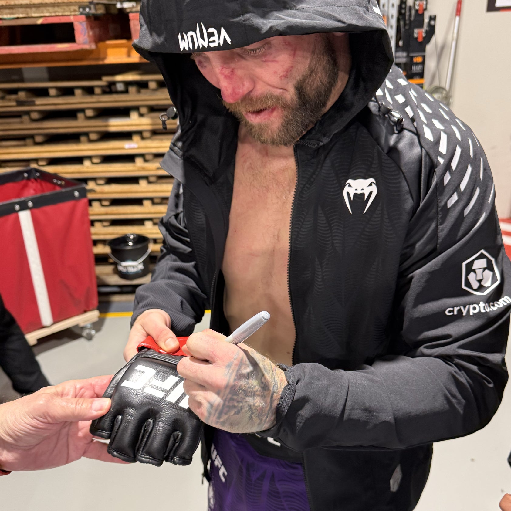 Tim Elliot Signed 1-of-1 Fight Worn Gloves UFC Fight Night: Della Maddalena vs Prates