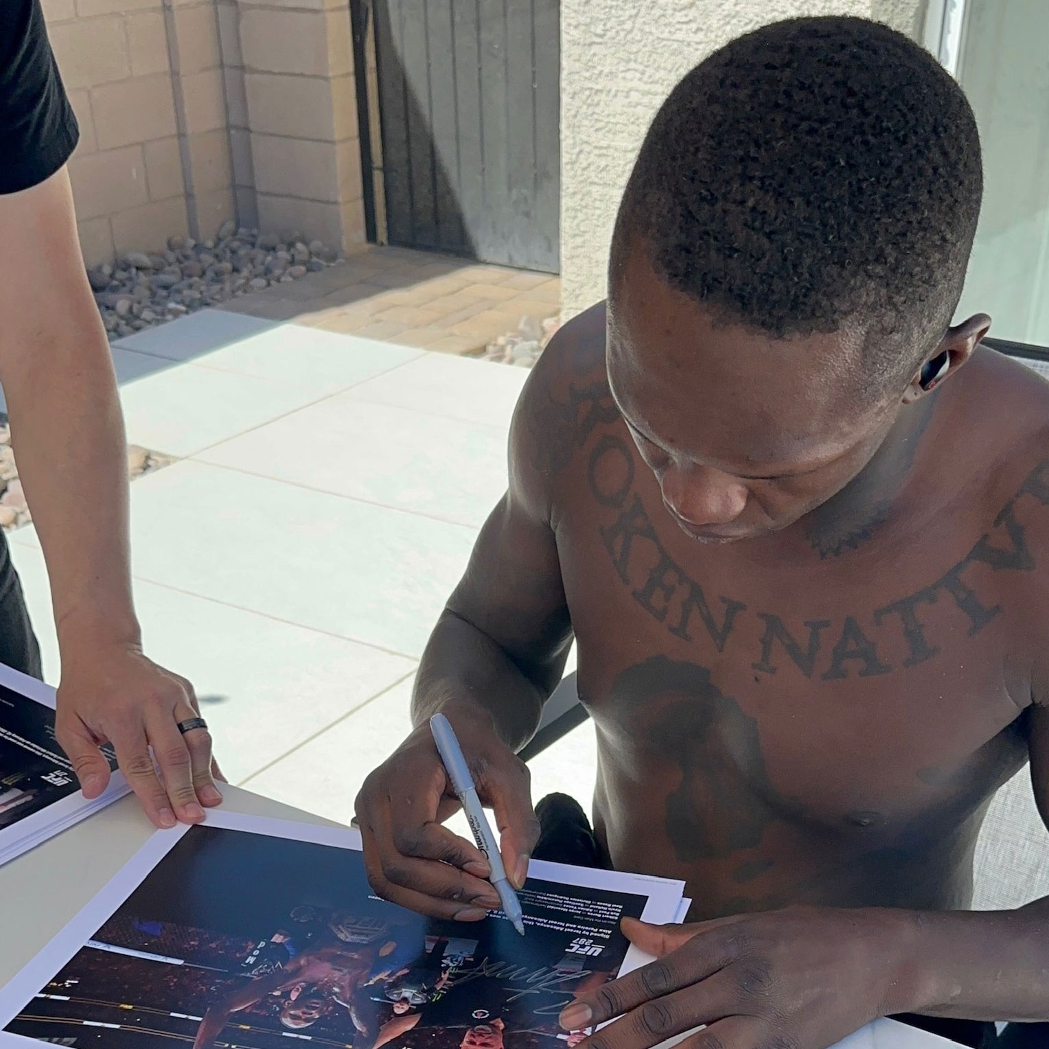 Israel Adesanya Canvas & Signed Photo – UFC 287: Pereira vs Adesanya 2
