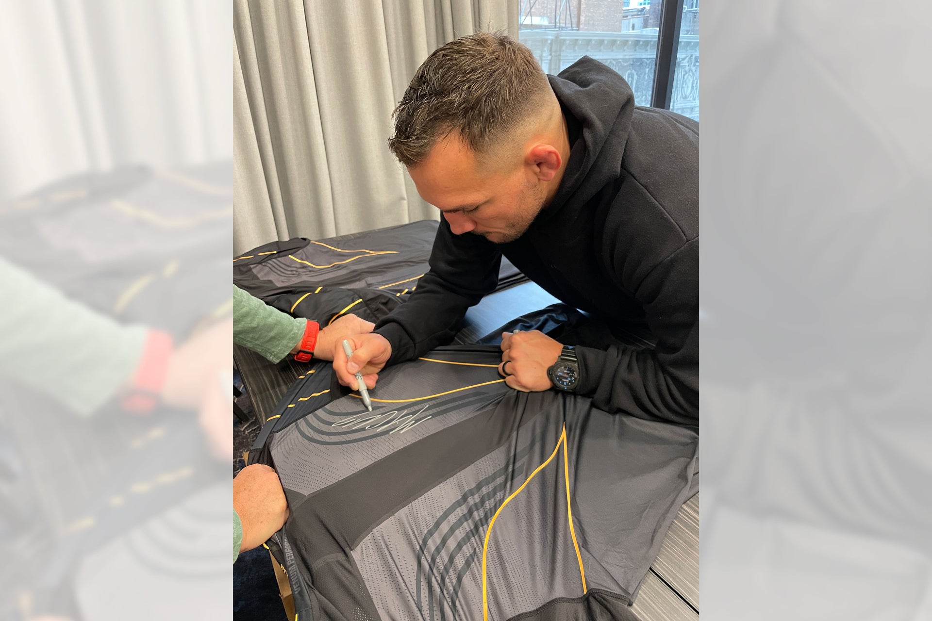 Michael Chandler Signed Black & Gold Venum Fight Night 2.0 Jersey
