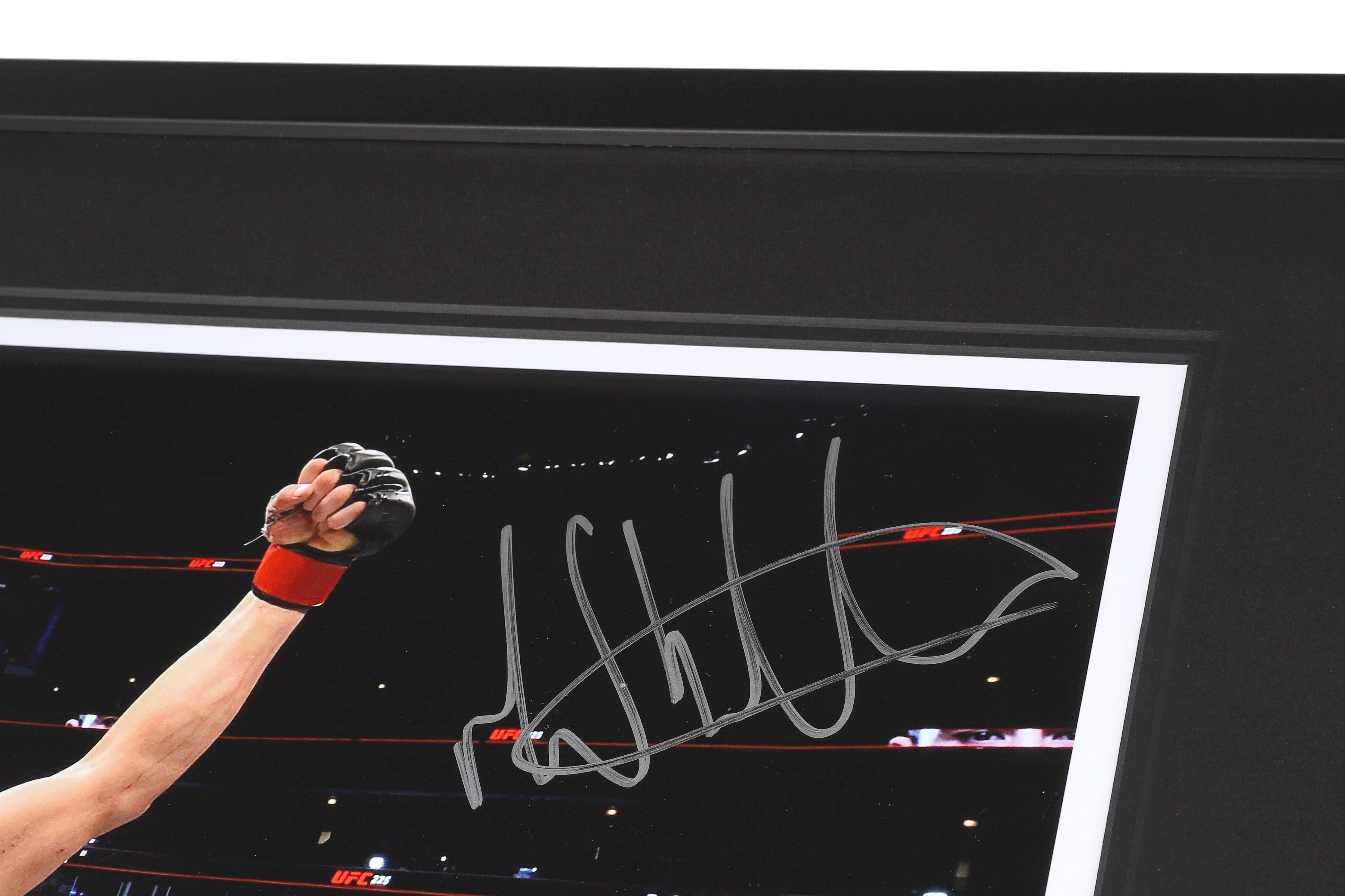 Robert Whittaker Signed Photo UFC 225 – Whittaker Celebrates With Belt