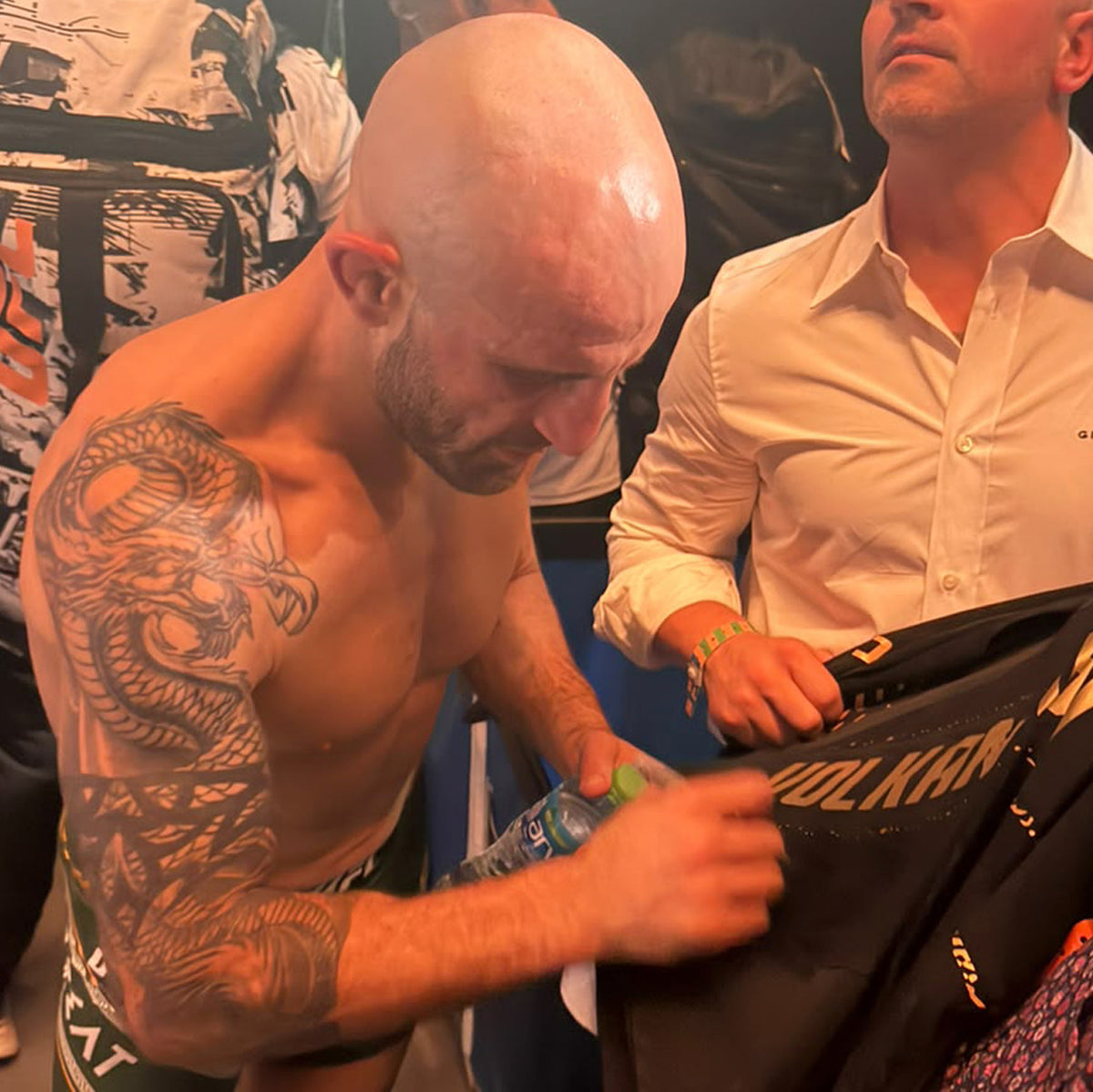 Alexander Volkanovski Signed 1-of-1 Fight Worn Hoodie UFC 333: Volkanovski vs Evloev