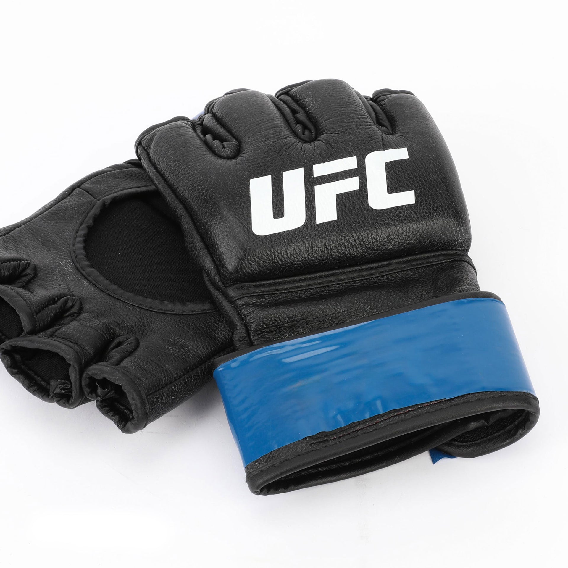 Yadier del Valle Signed 1-of-1 Fight Worn Gloves UFC Fight Night: Gamrot vs Salkilld