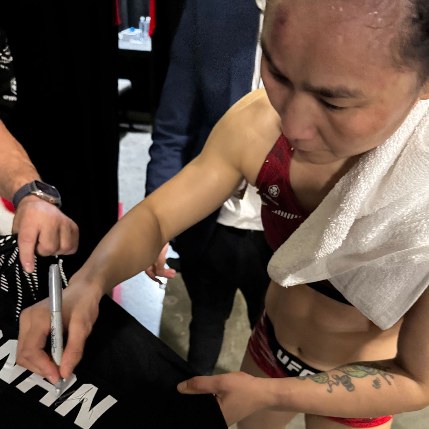 Yan Xiaonan Signed 1-of-1 Fight Issued Jersey UFC 314: Volkanovski vs Lopes