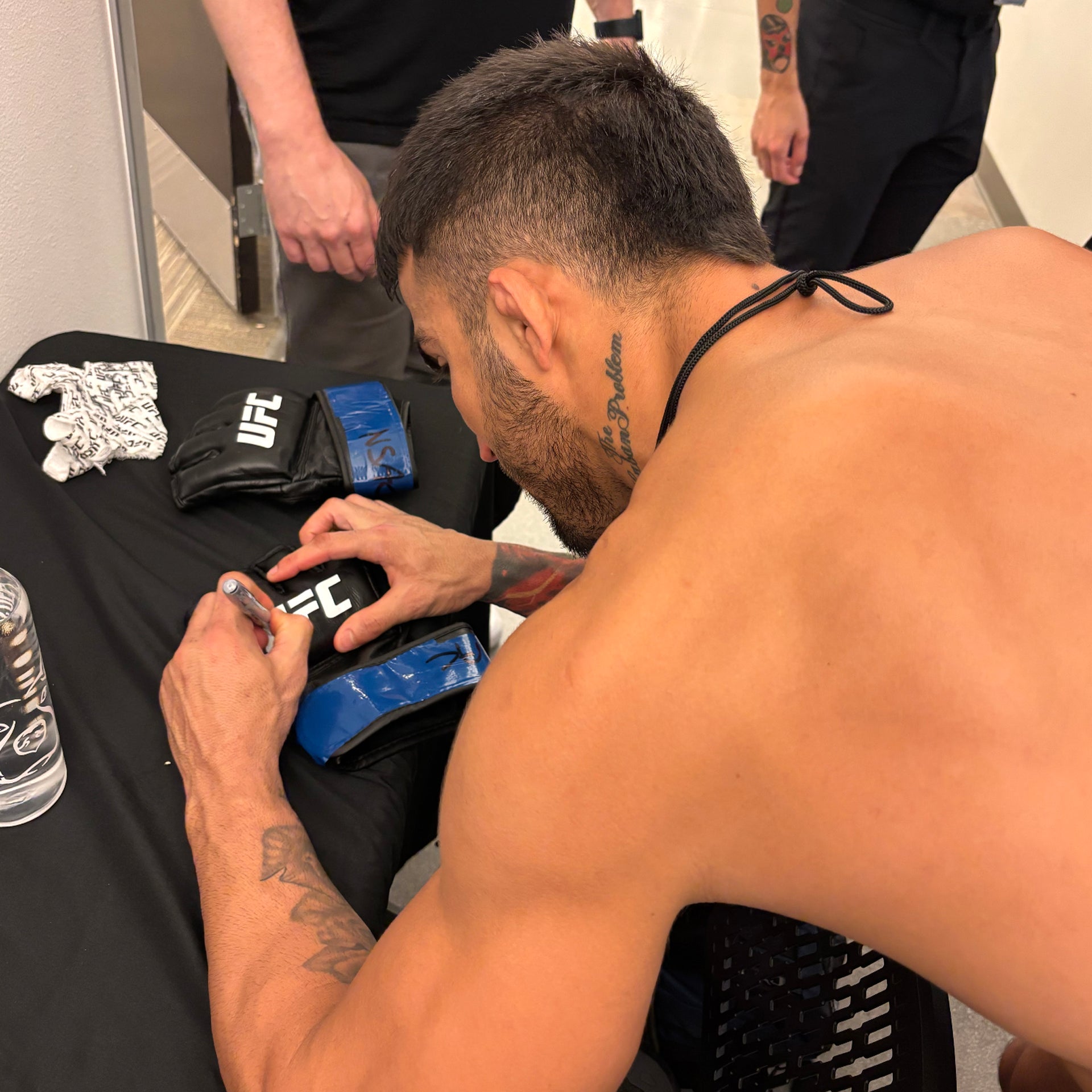 Yadier del Valle Signed 1-of-1 Fight Worn Gloves UFC Fight Night: Gamrot vs Salkilld